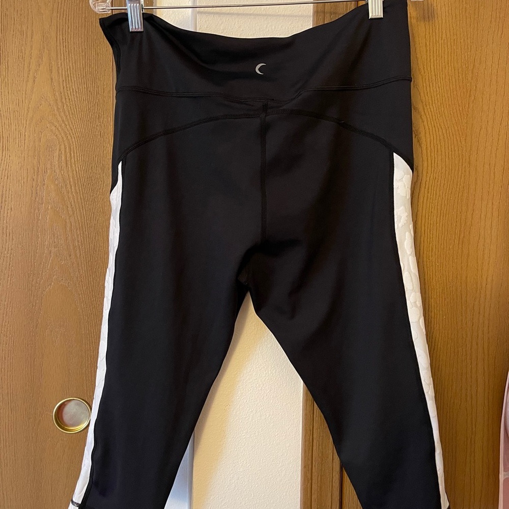 Zyia black capris